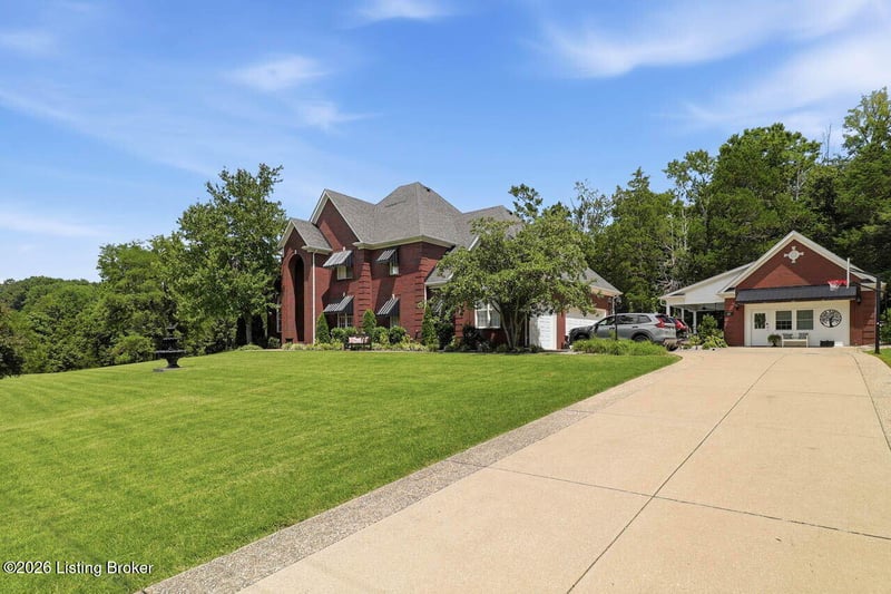 368 Cedar Lake Dr, Taylorsville, KY 40071