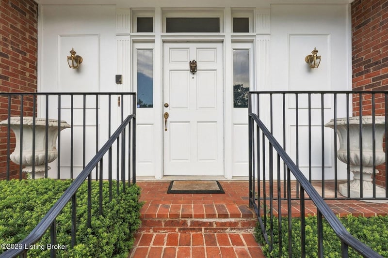 37 Brownsboro Hill Rd, Louisville, KY 40207