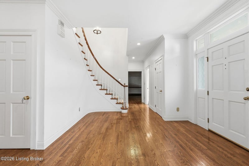 37 Brownsboro Hill Rd, Louisville, KY 40207