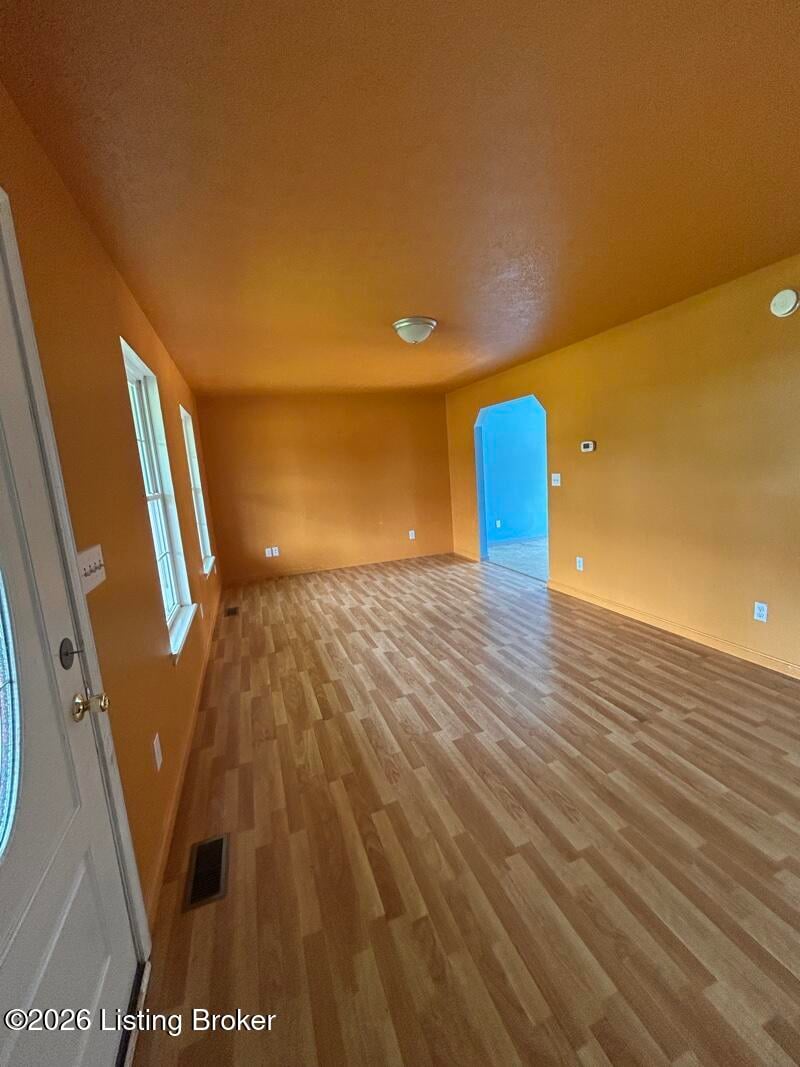 37 Infantry Ct, Vine Grove, KY 40175
