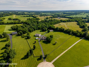 37 Timberwood Dr, Simpsonville, KY 40067