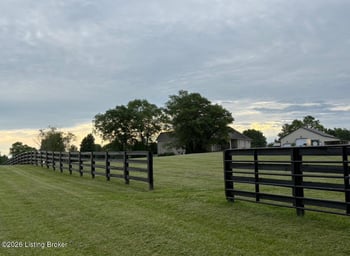 37 Timberwood Dr, Simpsonville, KY 40067
