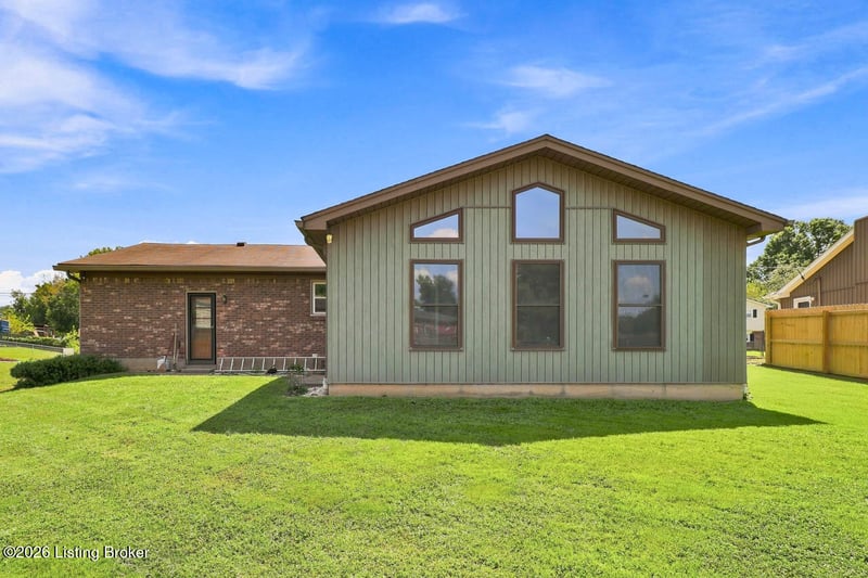 3703 Baymeadow Dr, Louisville, KY 40258