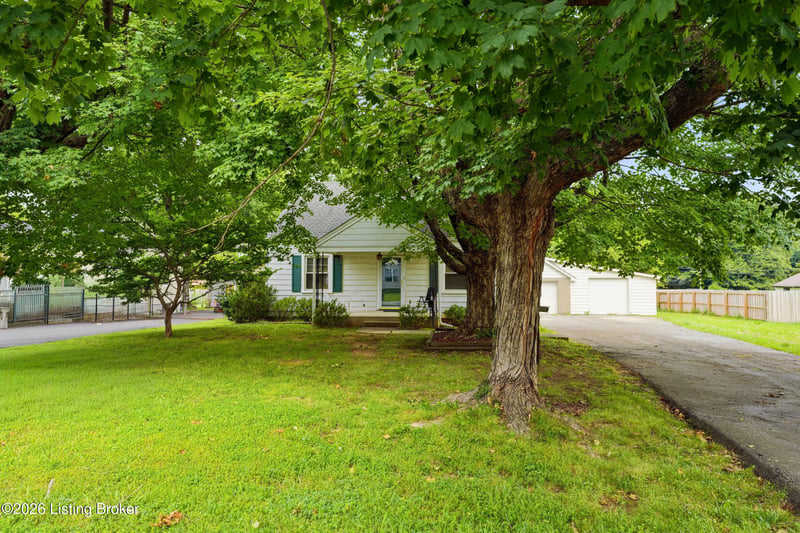 3709 Locust Ave, Jeffersontown, KY 40299