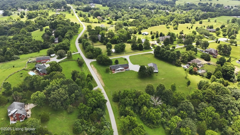3712 Blossom Dr, La Grange, KY 40031