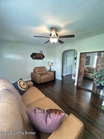 3715 Carol Rd, Louisville, KY 40218