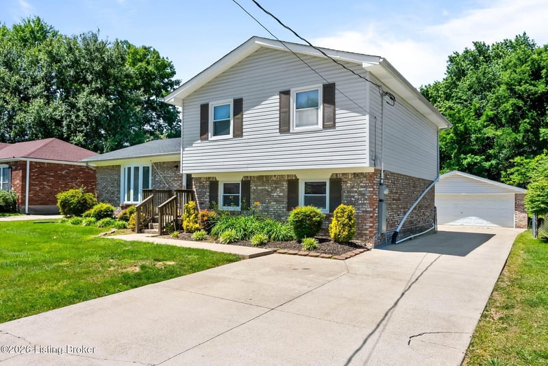 3716 Longview Rd, Louisville, KY 40299