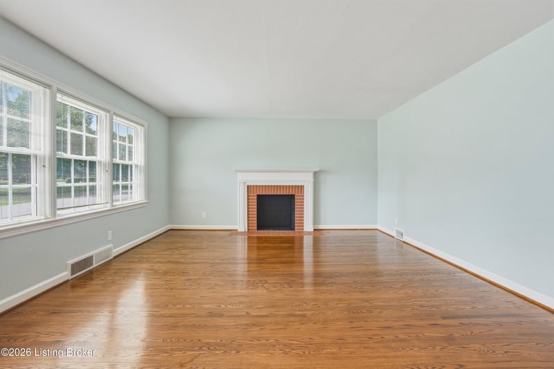 3717 Hillsboro Rd, Louisville, KY 40207