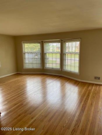 3736 Glenmeade Rd, Louisville, KY 40218