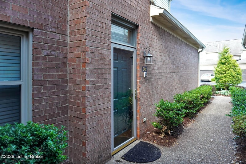 3742 Hurstbourne Ridge Blvd, Louisville, KY 40299