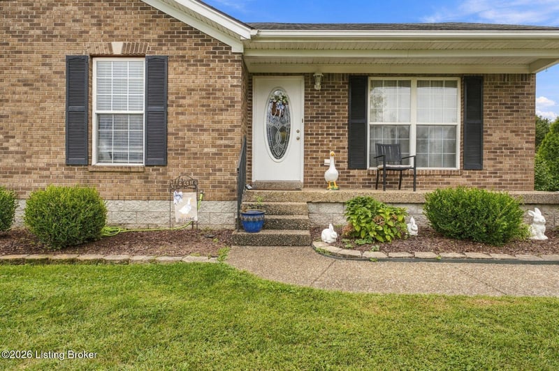 375 Forest Ridge Dr, Mt Washington, KY 40047