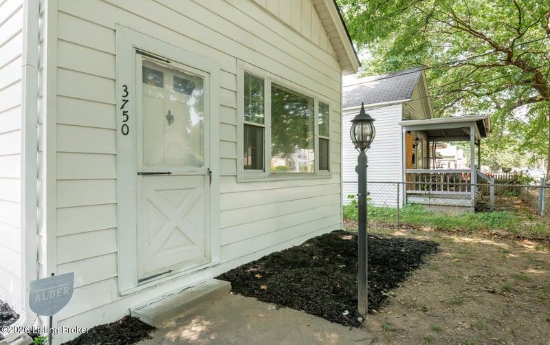 3750 Craig Ave, Louisville, KY 40215