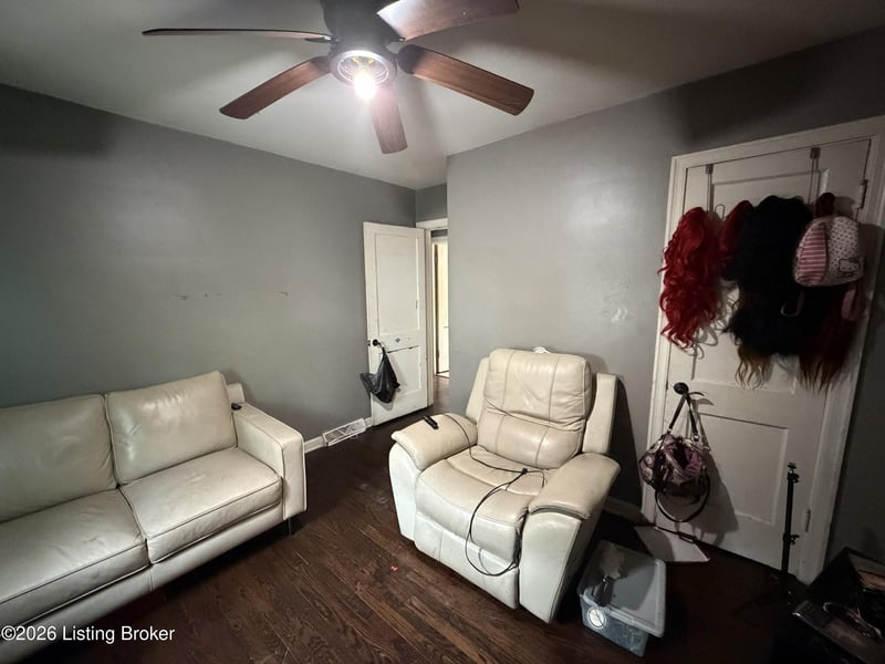 3767 Parthenia Ave, Louisville, KY 40215