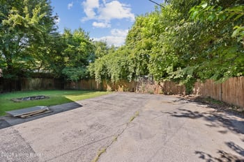 3774 E Blue Lick Rd, Louisville, KY 40229