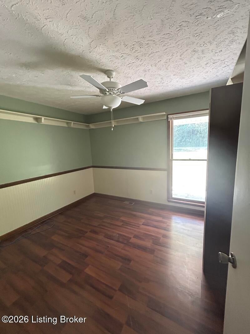 378 Redbud Dr, Leitchfield, KY 42754