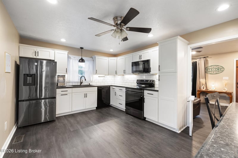 380 Oakrun Dr, Mt Washington, KY 40047