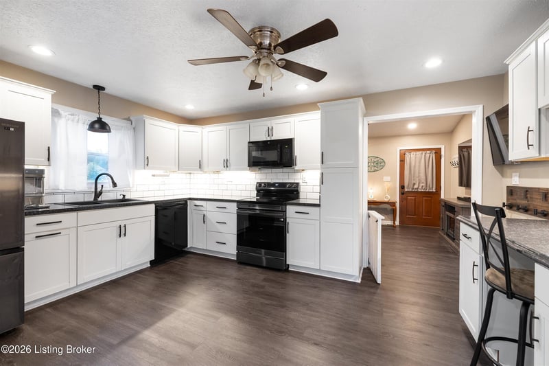 380 Oakrun Dr, Mt Washington, KY 40047