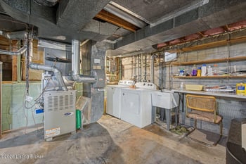 3800 Downing Way, Louisville, KY 40218