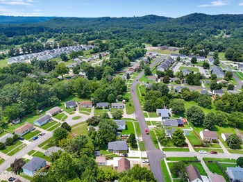 3800 Hillcross Dr, Louisville, KY 40229