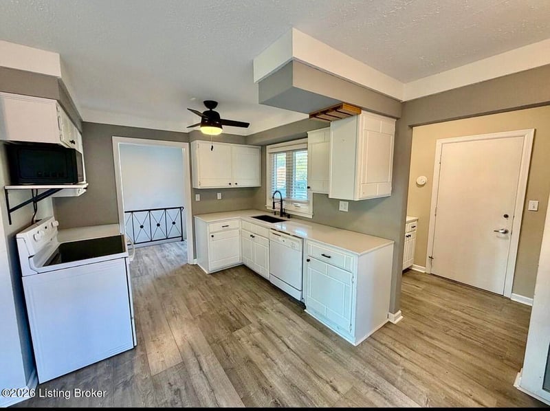 3804 Glenwillow Way, Jeffersontown, KY 40299