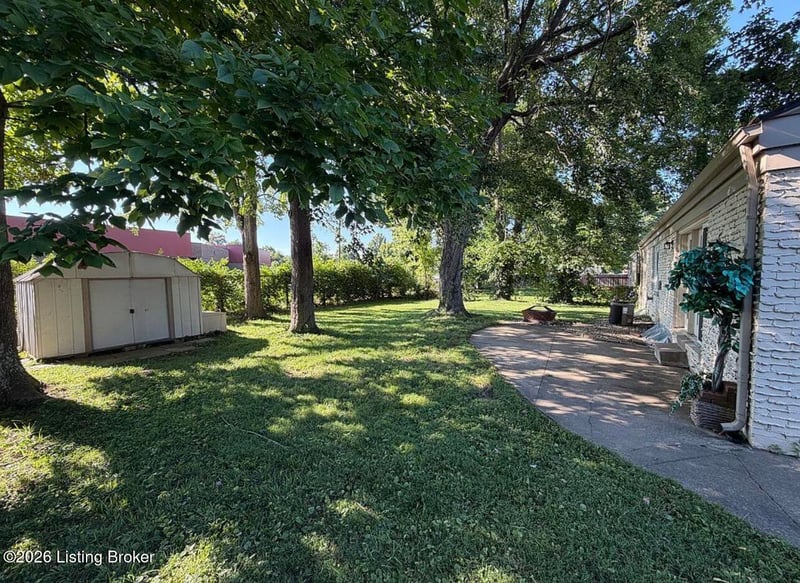 3804 Glenwillow Way, Jeffersontown, KY 40299