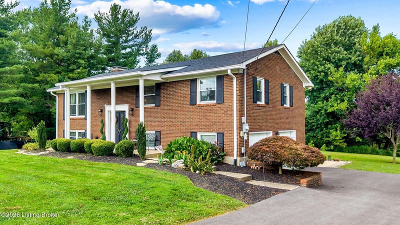3807 Briar Ridge Rd, La Grange, KY 40031