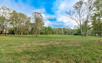 3809 Hambletonian Rd, La Grange, KY 40031