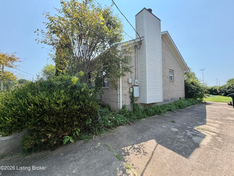 381 Love Ave, Mt Washington, KY 40047