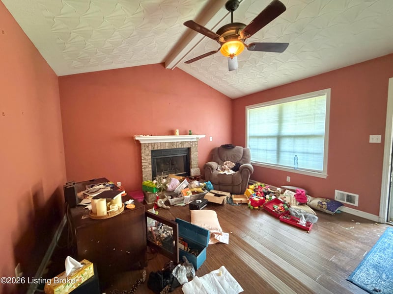 381 Love Ave, Mt Washington, KY 40047