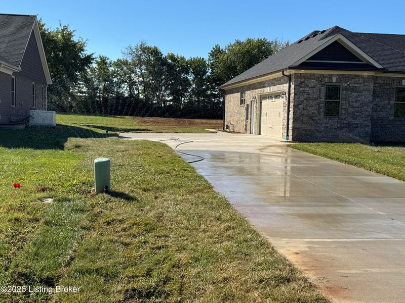 381 Robin Way, Shepherdsville, KY 40165