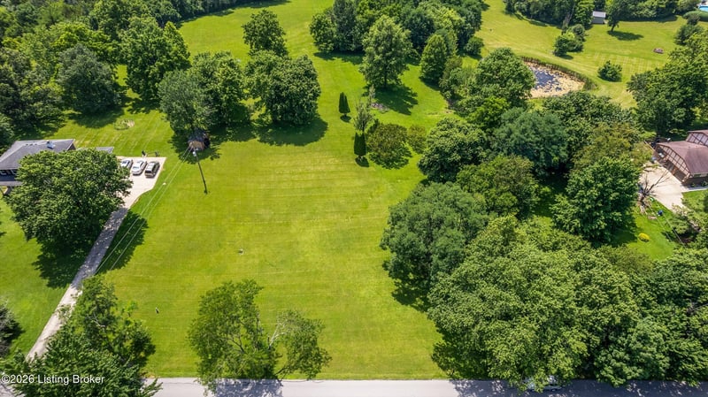 3820 Carriage Hill Dr, Crestwood, KY 40014