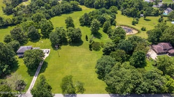 3820 Carriage Hill Dr, Crestwood, KY 40014