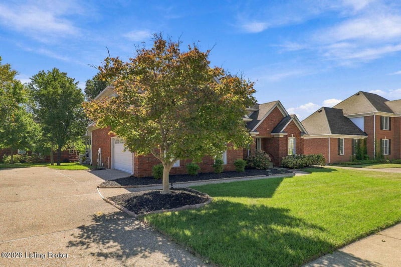 3823 Rock Bay Dr, Louisville, KY 40245