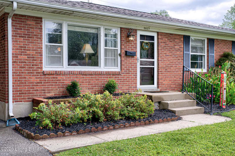 3827 Chatham Rd, Louisville, KY 40218