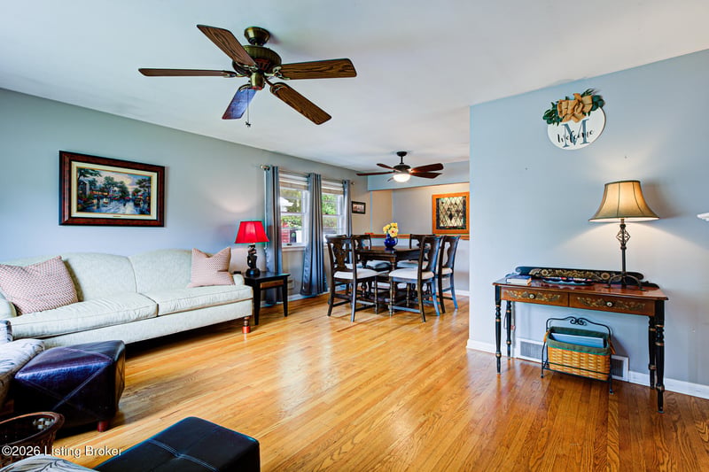 3827 Chatham Rd, Louisville, KY 40218