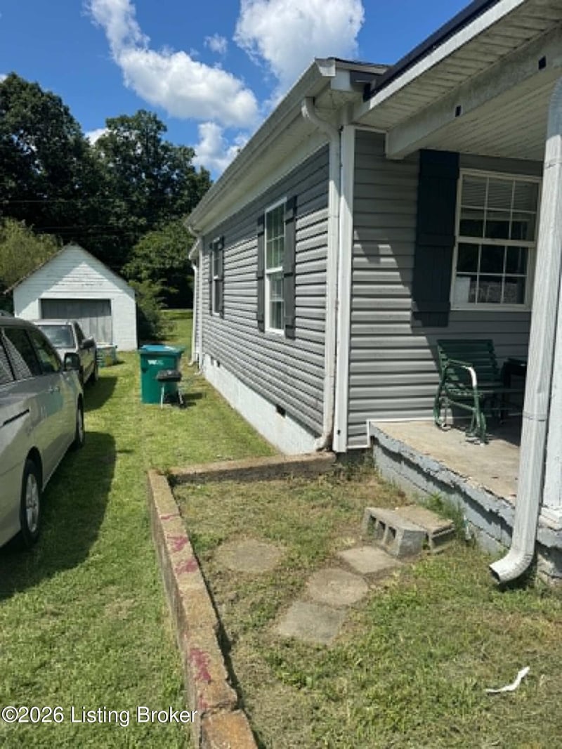 383 Railroad Ave, Lebanon Junction, KY 40150