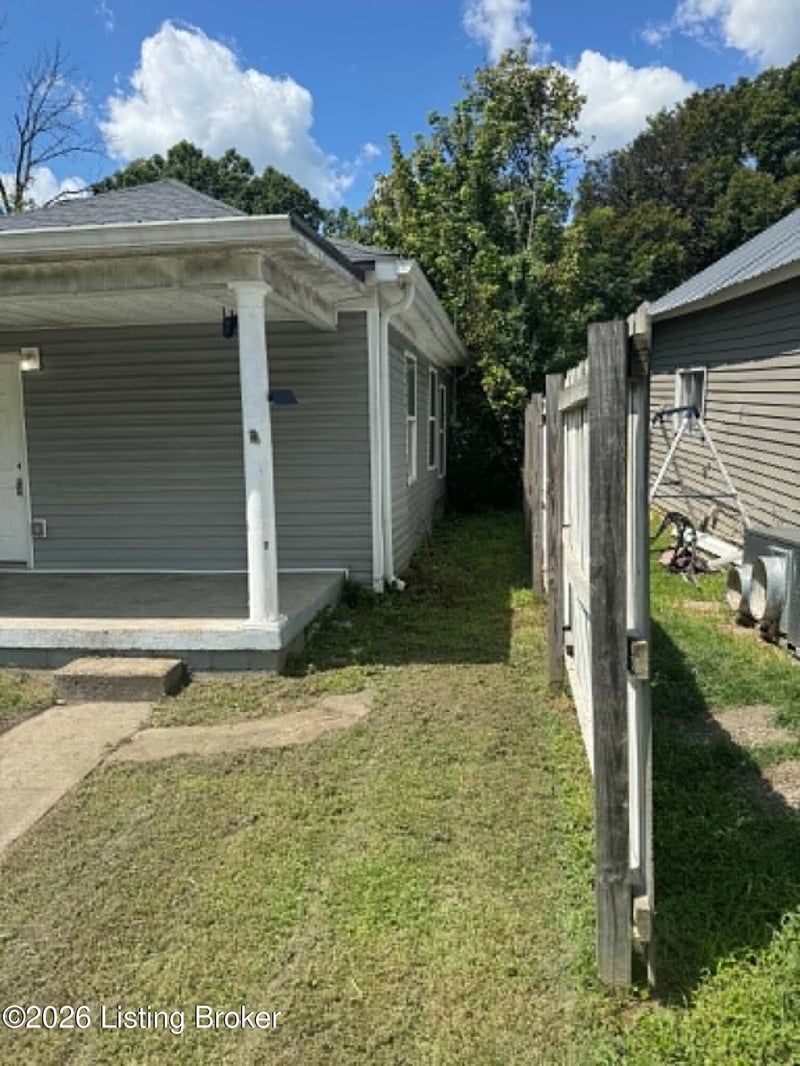 383 Railroad Ave, Lebanon Junction, KY 40150