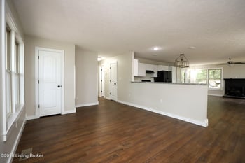 384 Schoolside Dr, Brandenburg, KY 40108
