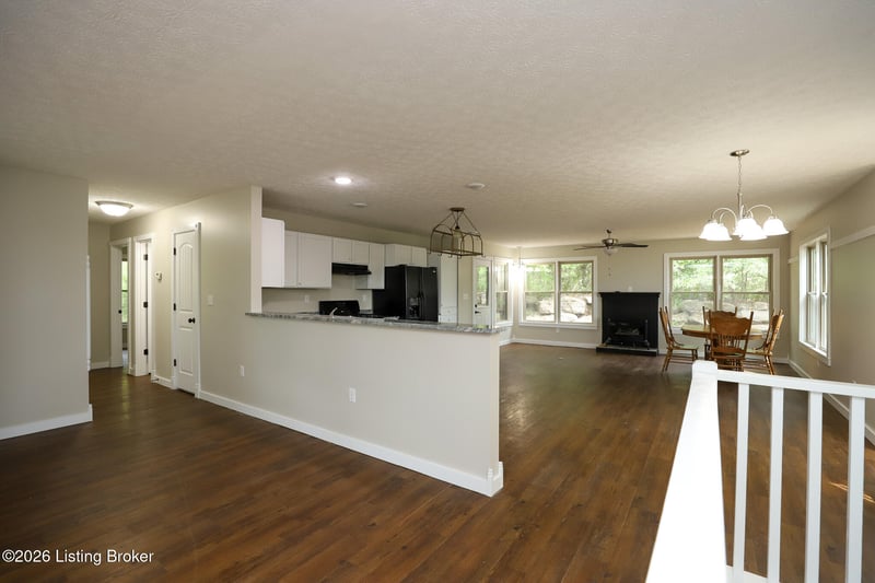 384 Schoolside Dr, Brandenburg, KY 40108
