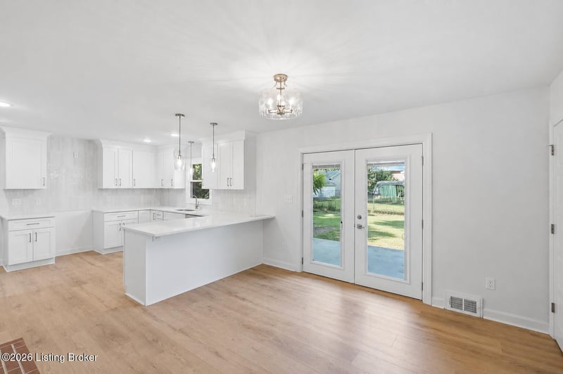 386 S Deepwood Dr, Radcliff, KY 40160