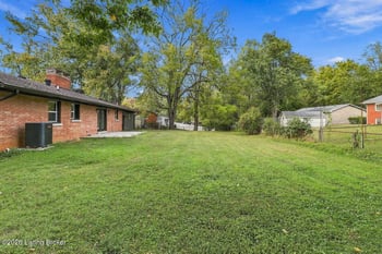 386 S Deepwood Dr, Radcliff, KY 40160