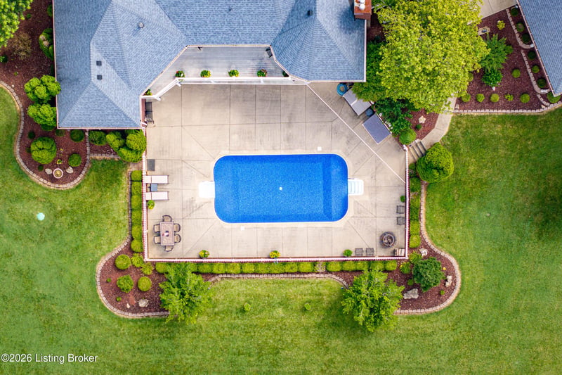 389 Cedar Place Dr, Shepherdsville, KY 40165