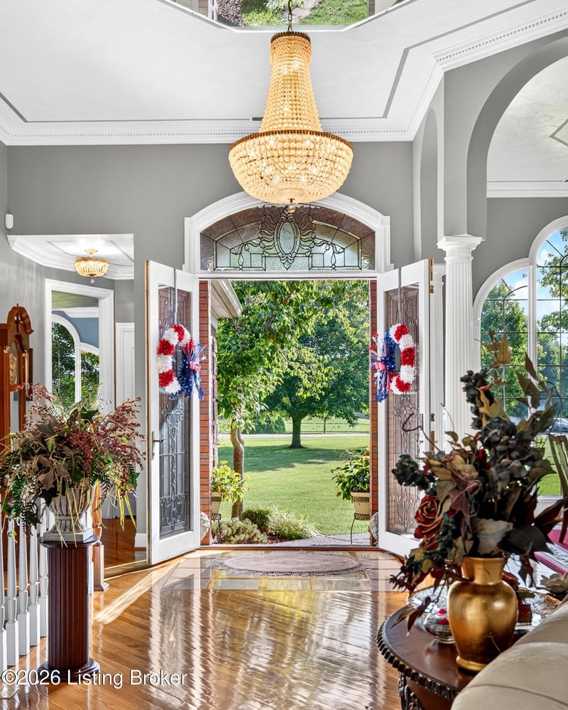 389 Cedar Place Dr, Shepherdsville, KY 40165