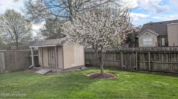 389 Spring House Ln, Louisville, KY 40229