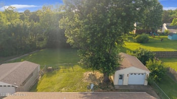 3902 Bristol Oaks Dr, Jeffersontown, KY 40299