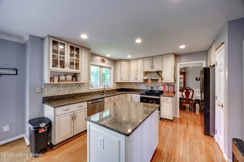 3904 Spring Valley Way, Louisville, KY 40241
