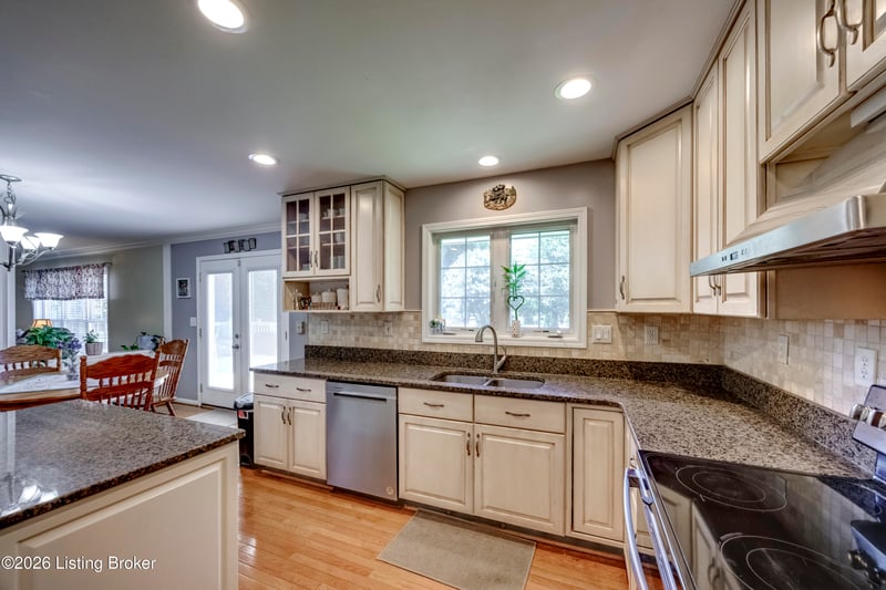 3904 Spring Valley Way, Louisville, KY 40241