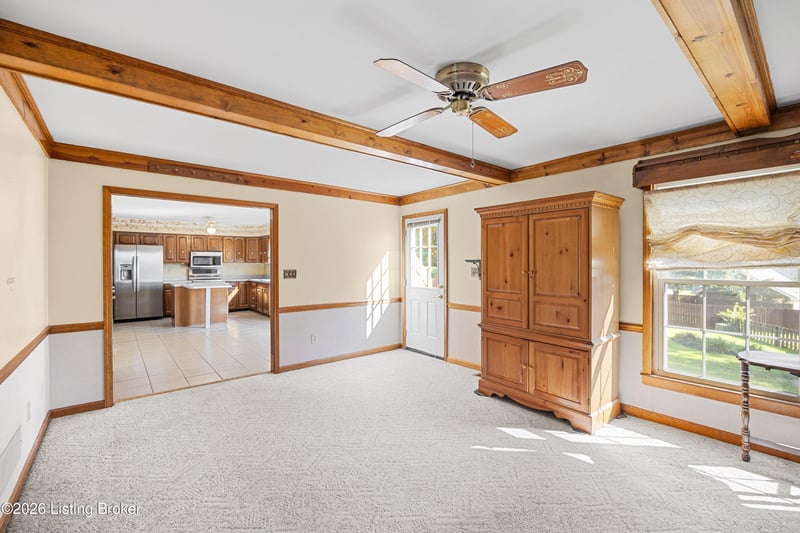 3905 Deer Lake Ct, Prospect, KY 40059