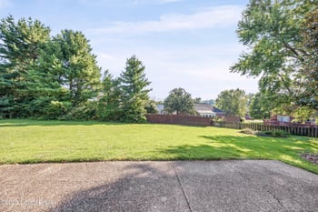 3905 Deer Lake Ct, Prospect, KY 40059
