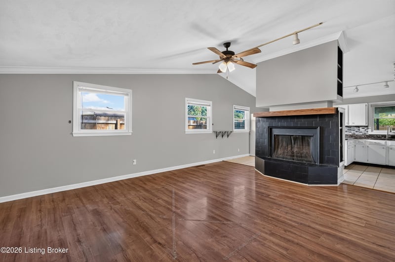 3906 Hillbrook Dr, Louisville, KY 40220